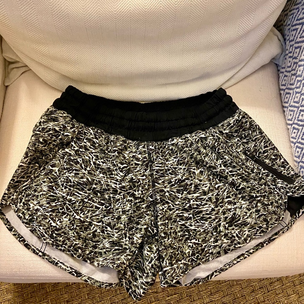 Track that short - Lululemon